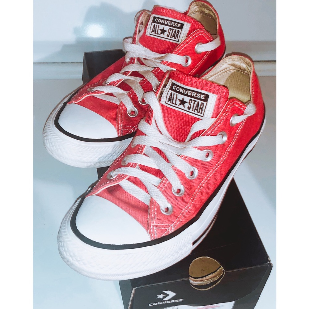 Red Converse All Stars ⭐️
